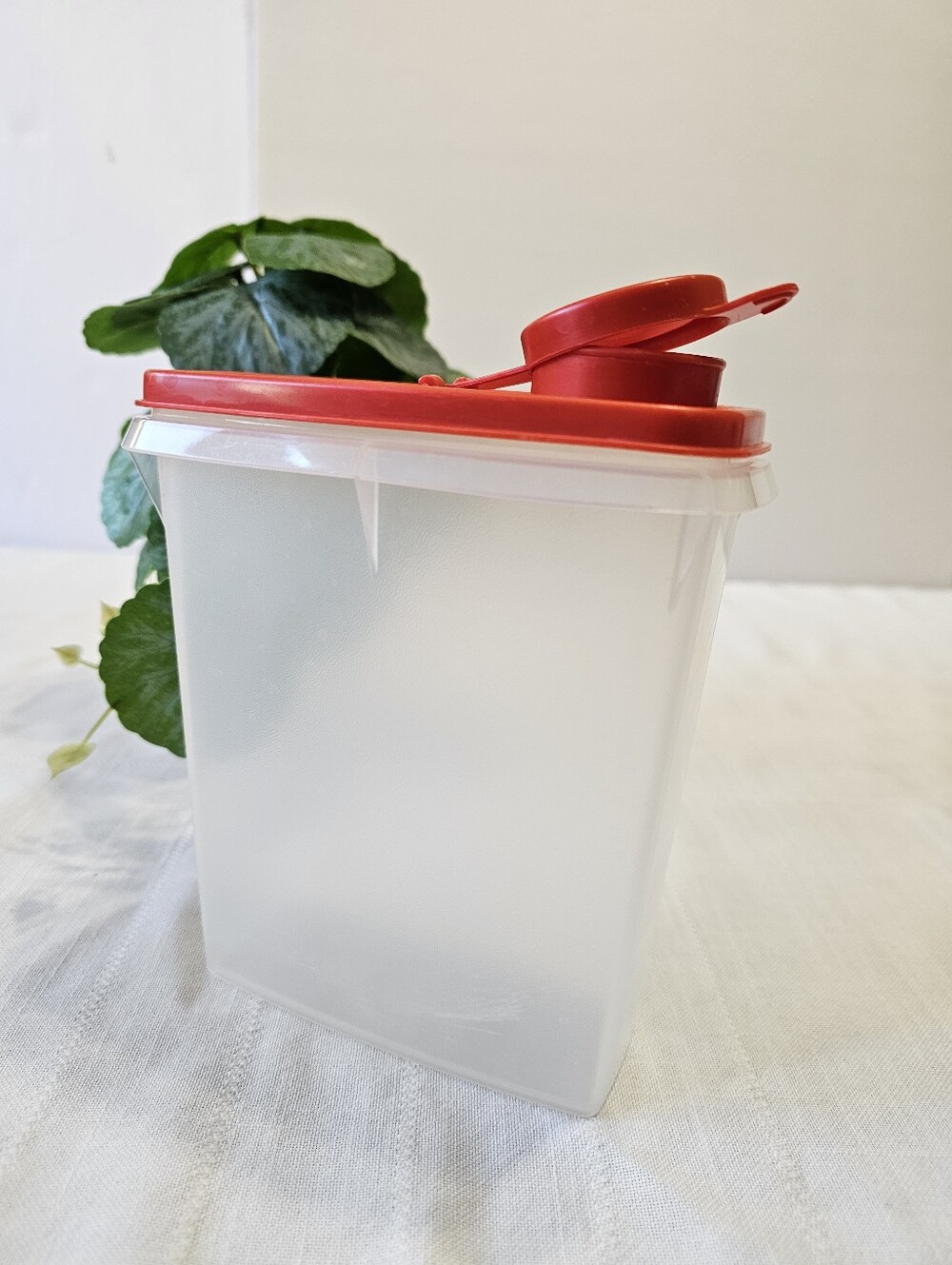 Vintage Tupperware Jr Cereal Storer Store-N-Pour Red Lid #509-2